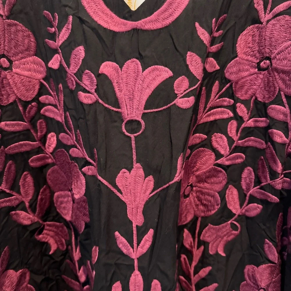 Black And Maroon Embroidered Poncho Top NWT size L - Picture 4 of 7